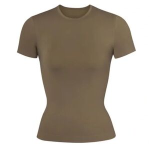 SKIMS Soft Smoothing Seamless T shirt in Army Green Size Small